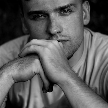 красивый парень