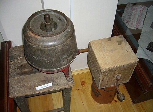 старинная маслобойка