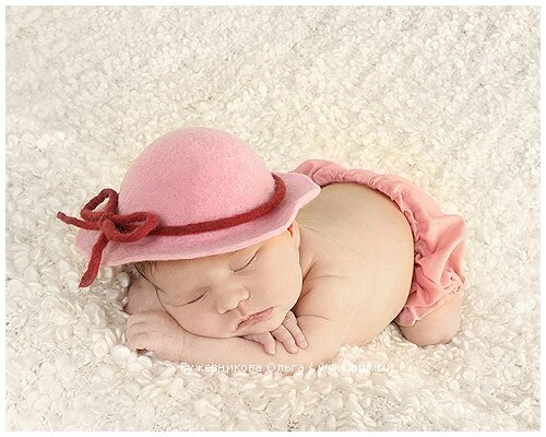 новорожденная девочка